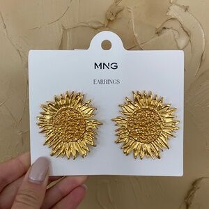 Mango Gold Sunflower Earrings